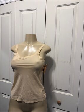 Vera Wang Cream Stretch Camisole Tank Top Body  Veils